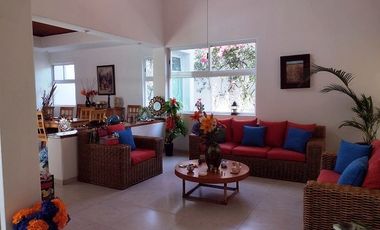 EXCELENTE CASA EN FRACC. Y CLUB DE GOLF STA. FE
