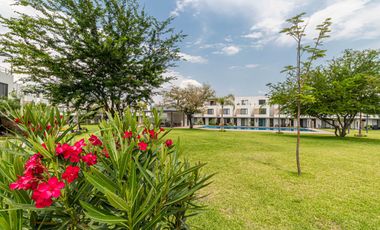 CASA EN VENTA A 15 MINUTOS DE CUERNAVACA, MORELOS. 3 RECÁMARAS, TERRAZA, ALBERCA, CANCHAS DEPORTIVAS Y PET PARK.