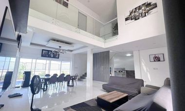 Eastborough Place  | Four Bedroom 4BR House and Lot For Sale - #6118