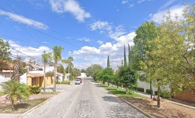 Hermosa y amplia casa en remate en la Col. Campestre la Herradura, Aguascalientes!