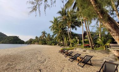 4-bedroom boutique villa at Koh Changs top Estate 50 m. from beaches