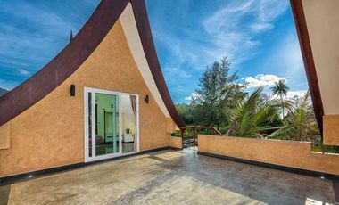 4-bedroom boutique villa at Koh Changs top Estate 50 m. from beaches