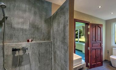 4-bedroom boutique villa at Koh Changs top Estate 50 m. from beaches