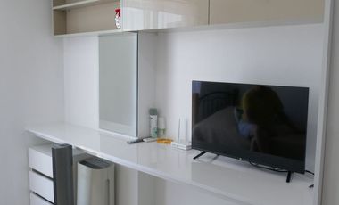furnished studio unit  with a working space and free wifi- Avida Riala-Cebu I.T. Park