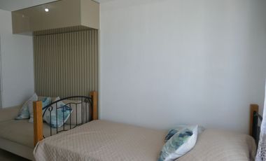furnished studio unit  with a working space and free wifi- Avida Riala-Cebu I.T. Park
