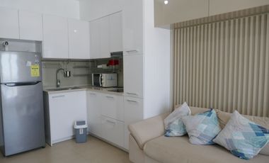 furnished studio unit  with a working space and free wifi- Avida Riala-Cebu I.T. Park