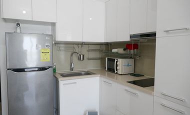 furnished studio unit  with a working space and free wifi- Avida Riala-Cebu I.T. Park