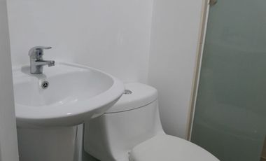 furnished studio unit  with a working space and free wifi- Avida Riala-Cebu I.T. Park