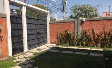 CASA CON ROOF GARDEN Y RECÁMARA EN PB EN VENTA CERCA DE CLUB DE GOLF PARAISO