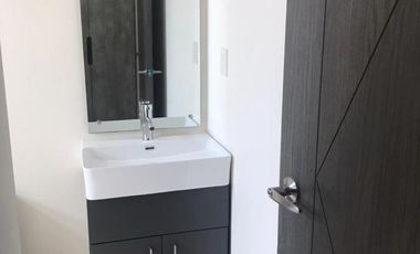 CASA CON ROOF GARDEN Y RECÁMARA EN PB EN VENTA CERCA DE CLUB DE GOLF PARAISO