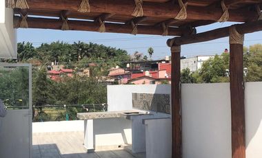 CASA CON ROOF GARDEN Y RECÁMARA EN PB EN VENTA CERCA DE CLUB DE GOLF PARAISO