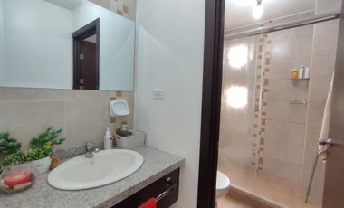 VENDO DEPARTAMENTO CON 2 GARAJES, SECTOR HOSPITAL DEL IESS