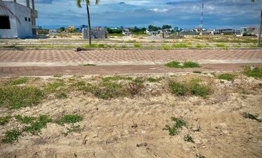 VENDO TERRENO EN CUMBRES DE AYANGUE