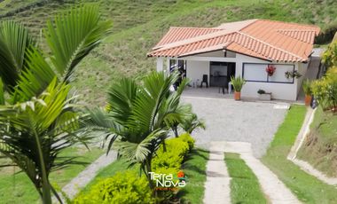 Finca con acceso al embalse en venta El Peñol