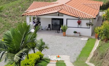 Finca con acceso al embalse en venta El Peñol