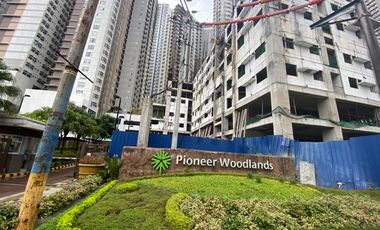 Fully Furnished Studio Unit in Pioneer Woodlands, Mandaluyong