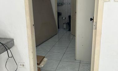 vendo muy amplio departamento en Urdesa Norte