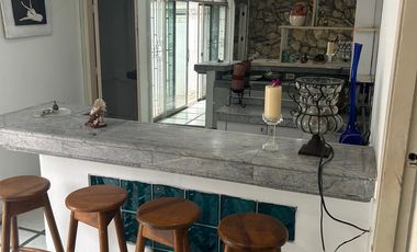 vendo muy amplio departamento en Urdesa Norte