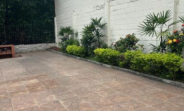 vendo muy amplio departamento en Urdesa Norte