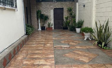 vendo muy amplio departamento en Urdesa Norte