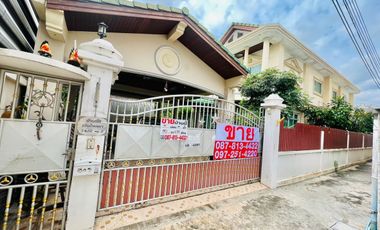 Second hand house for sale Ratchaphruek-Taling Chan, behind Central Ratchaphruek, good location, next to the road, Soi Suan Phak Intersection 32.