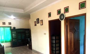 Rumah 2 Lantai dekat Pasar Purwodadi Purworejo