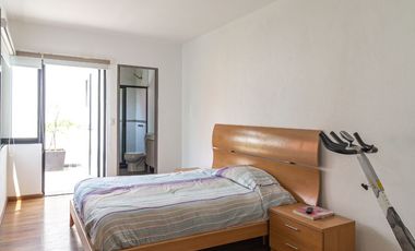 HERMOSA RESIDENCIA MODERNISTA  EN CONDOMINIO CON ALBERCA TECHADA