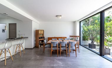 HERMOSA RESIDENCIA MODERNISTA  EN CONDOMINIO CON ALBERCA TECHADA