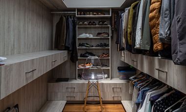 HERMOSA RESIDENCIA MODERNISTA  EN CONDOMINIO CON ALBERCA TECHADA