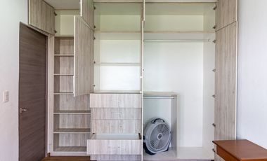 HERMOSA RESIDENCIA MODERNISTA  EN CONDOMINIO CON ALBERCA TECHADA