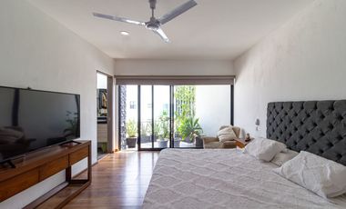 HERMOSA RESIDENCIA MODERNISTA  EN CONDOMINIO CON ALBERCA TECHADA