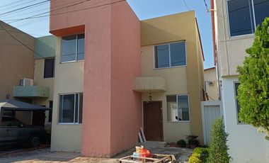 Casa de venta en la Urbanización Castilla, 3 dormitorios, Vía a Samborondón