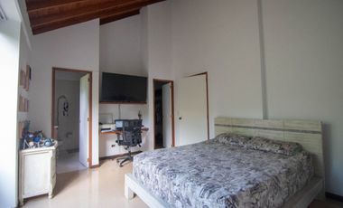 PR16093 Casa en venta en el sector Altos del poblado, Medellin