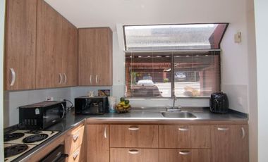 PR16093 Casa en venta en el sector Altos del poblado, Medellin