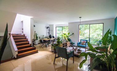 PR16093 Casa en venta en el sector Altos del poblado, Medellin