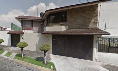 Enorme Casa en Valle Dorado, Tlalnepantla, en Remate Bnacario