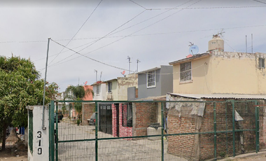 CASA EN LA AZUCENA, EL SALTO, CASA EN REMATE! -FQ