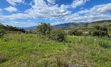 Terreno de venta en Excelente Urbanización en Tumbaco cerca a Ruta Viva - Quito Ecuador