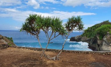 Freehold - Oceanfront Paradise Spectacular Land for Sale on Ceningan Island with Sunset Views
