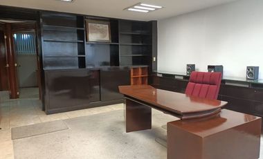 Se Vende Amplia Oficina de 270m2 en Col. Portales Norte