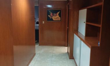 Se Vende Amplia Oficina de 270m2 en Col. Portales Norte