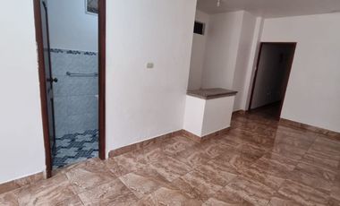 Suite en Alquiler en Urdenor, Planta Baja, 1 Habitación, 1 Baño, Patio, Norte de Guayaquil.