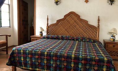 Casa en venta para RENOVAR, Burgos Bugambilias, Cuernavaca zona sur