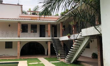Casa en venta para RENOVAR, Burgos Bugambilias, Cuernavaca zona sur