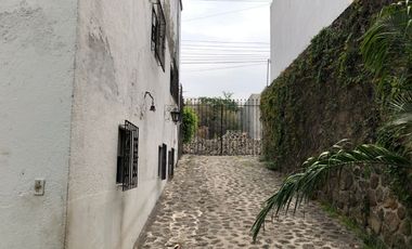 Casa en venta para RENOVAR, Burgos Bugambilias, Cuernavaca zona sur