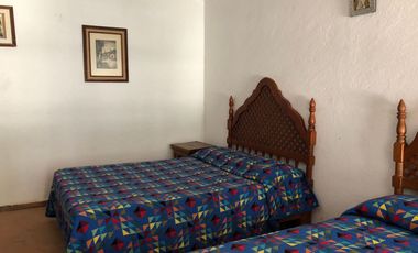 Casa en venta para RENOVAR, Burgos Bugambilias, Cuernavaca zona sur