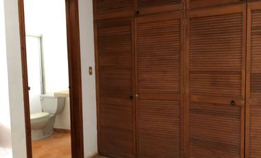 Casa en venta para RENOVAR, Burgos Bugambilias, Cuernavaca zona sur