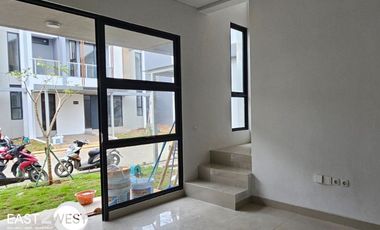 Disewakan Rumah Cluster Yuthica Puspita Loka BSD City Tangerang Selatan Unit Baru Semi Furnished Lokasi Nyaman Strategis