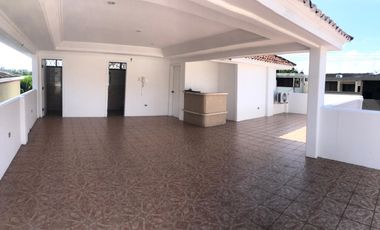 Kennedy Norte, Renta de Villa de 3 plantas de 4 dorm en excelente ubicación
