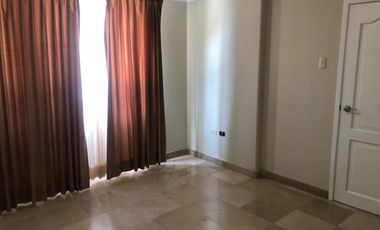 Kennedy Norte, Renta de Villa de 3 plantas de 4 dorm en excelente ubicación